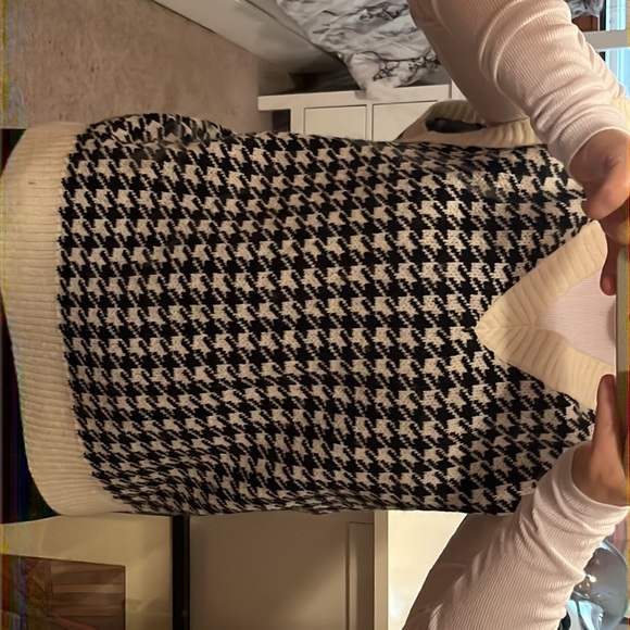Womens Shein Sweater Vest - Picture 4 of 4